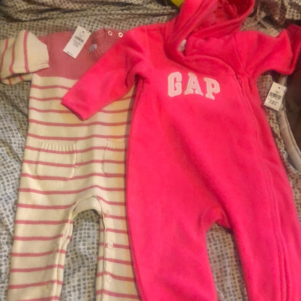 Baby jump suits